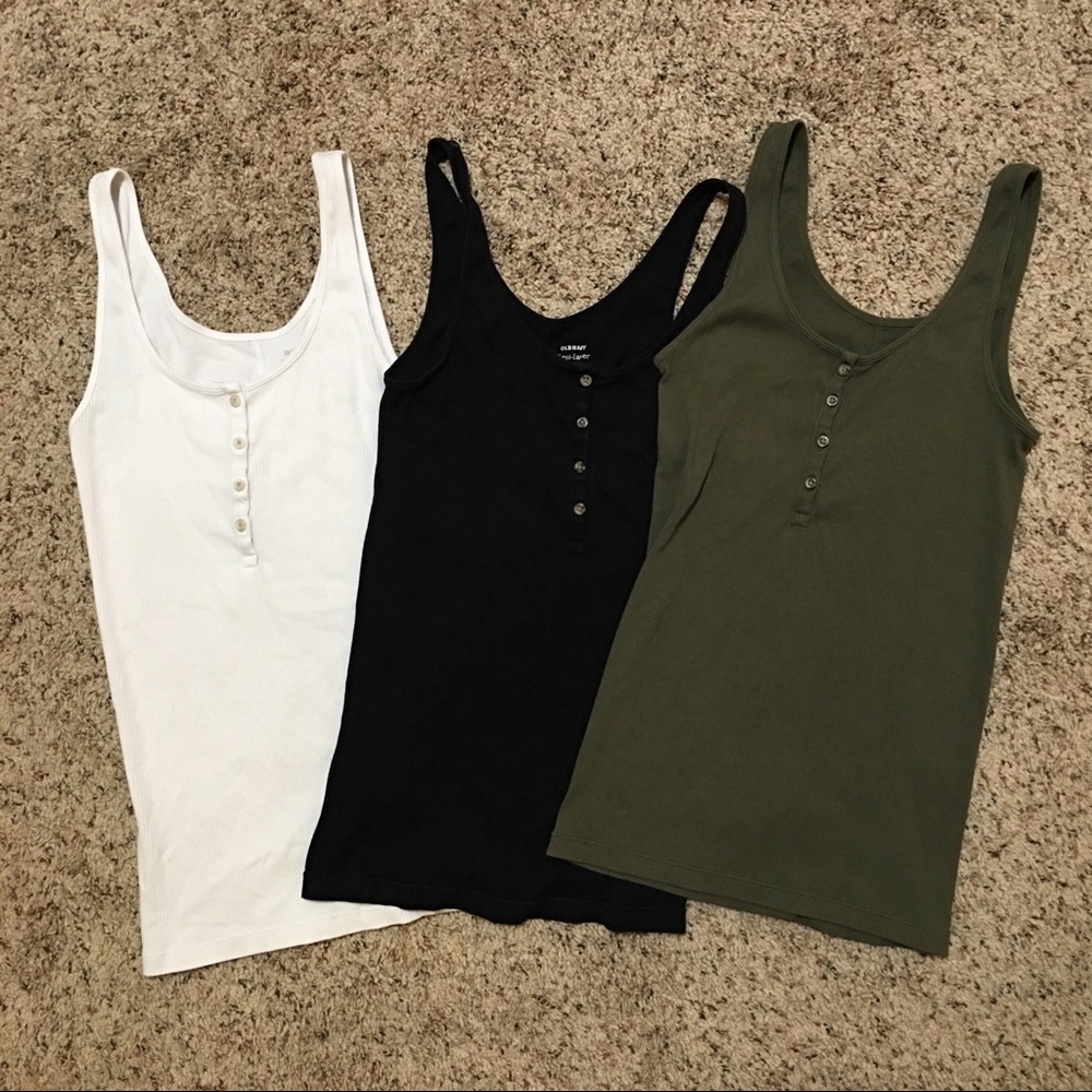 Old Navy tanks Bundle ✨💚